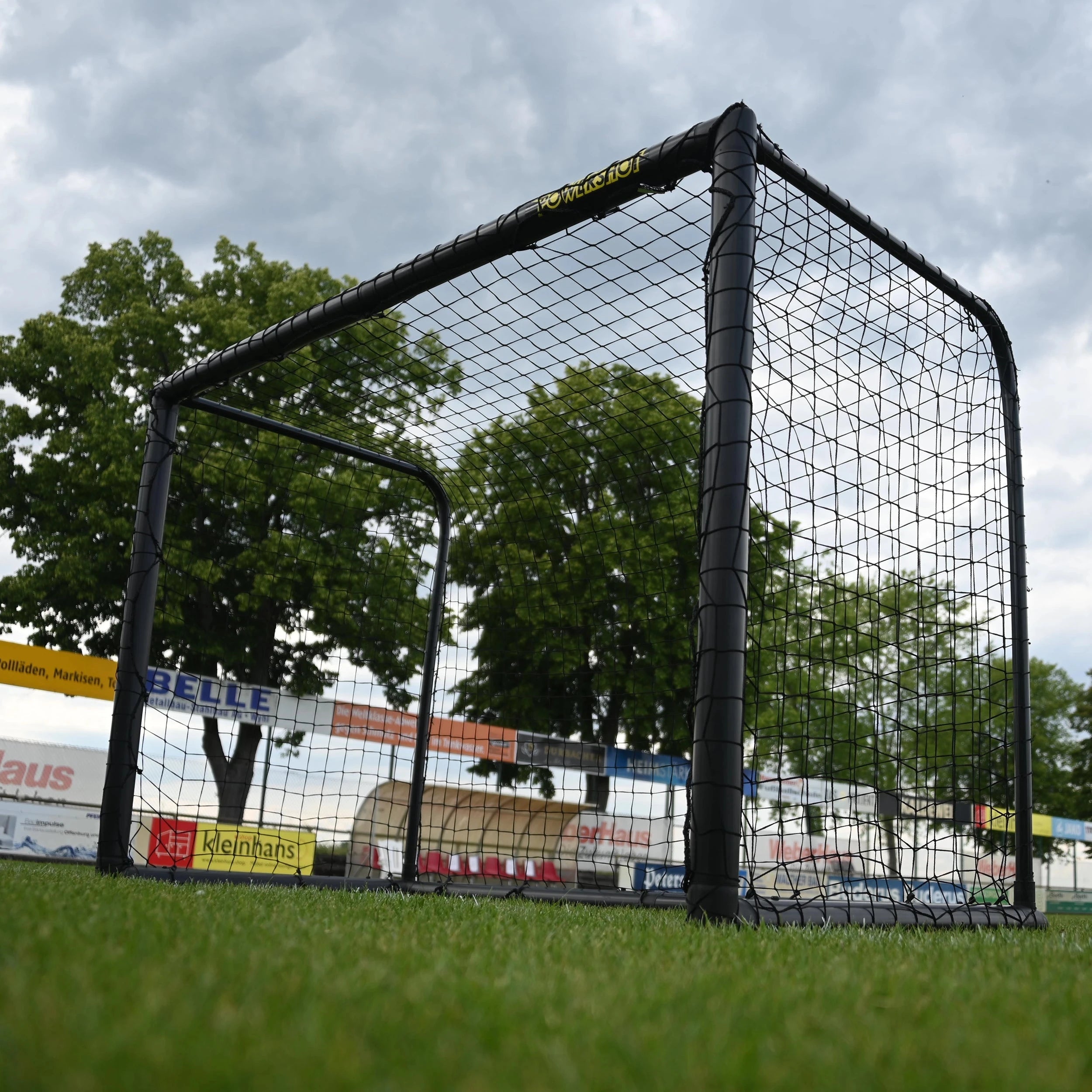 Football goal black edition - 1.8m x 1.2m Powershot