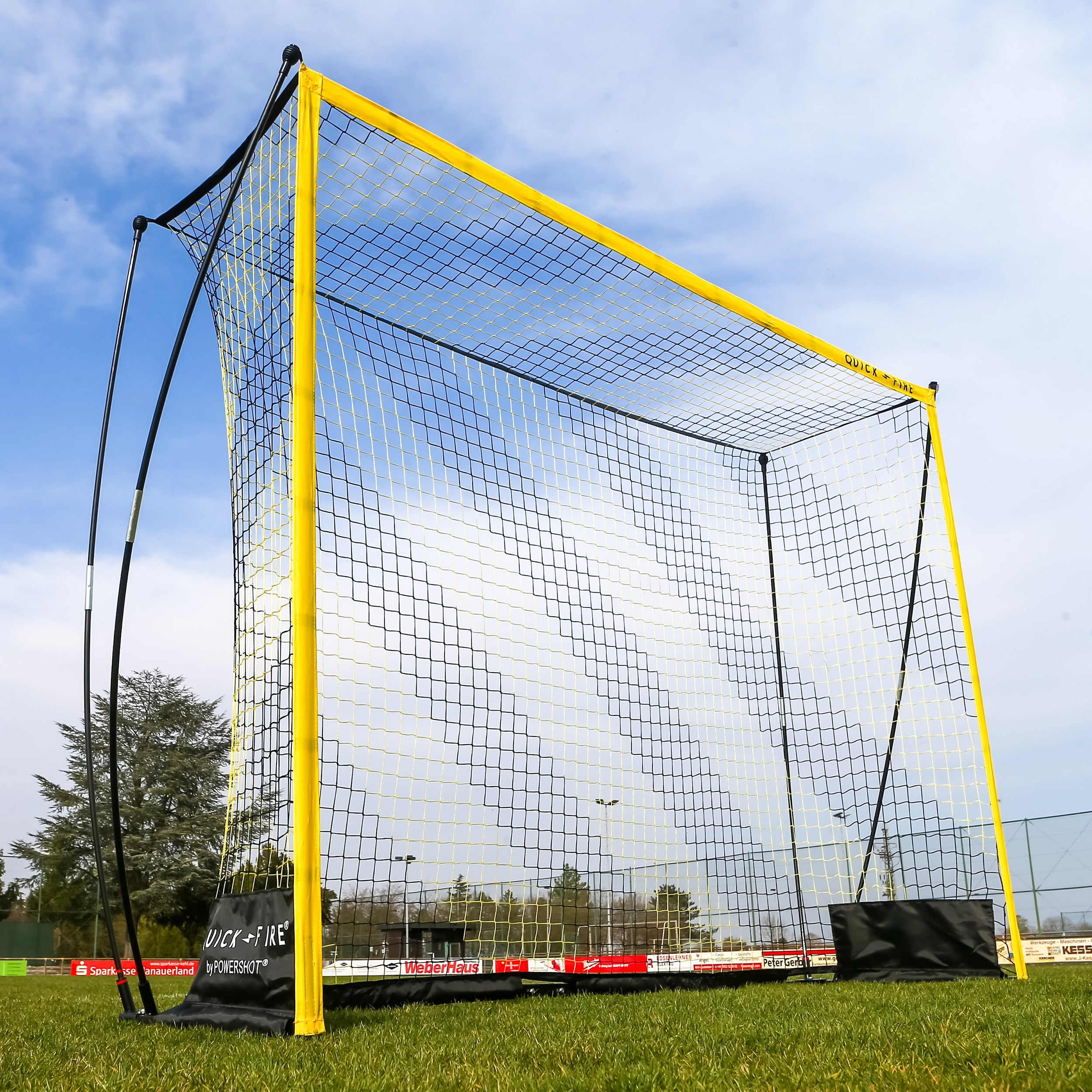 QuickFire® Self-weighted goal - 3m x 2m Powershot