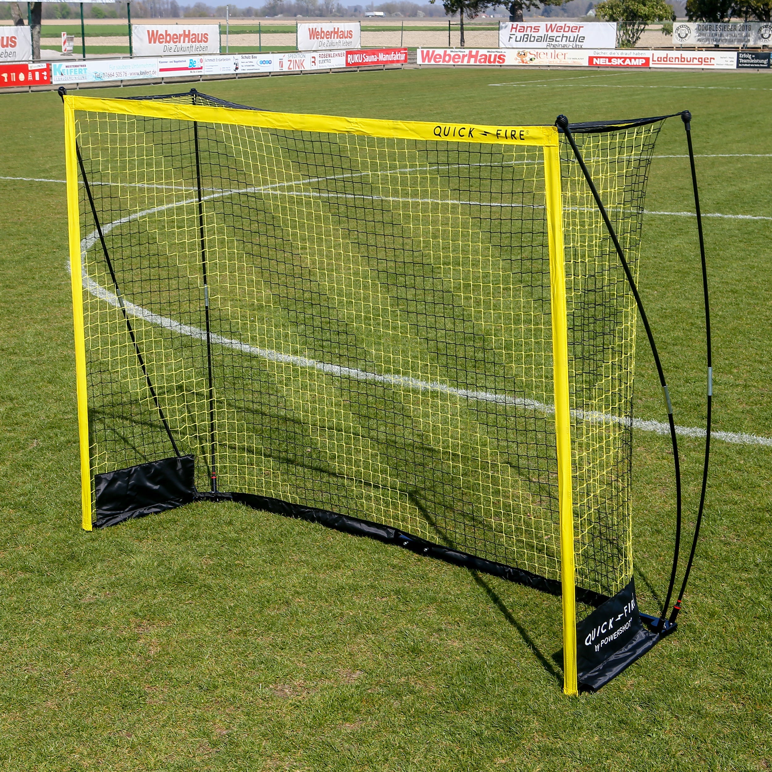 QuickFire® Self-weighted goal - 2.4m x 1.8m Powershot