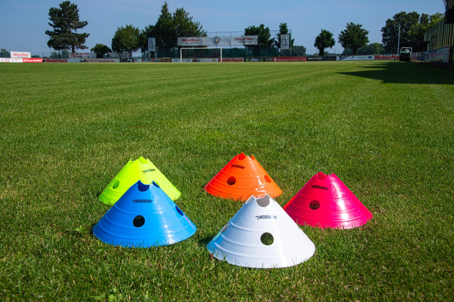 Set of 20 giant boundary cones - 16cm x 30cm with bag