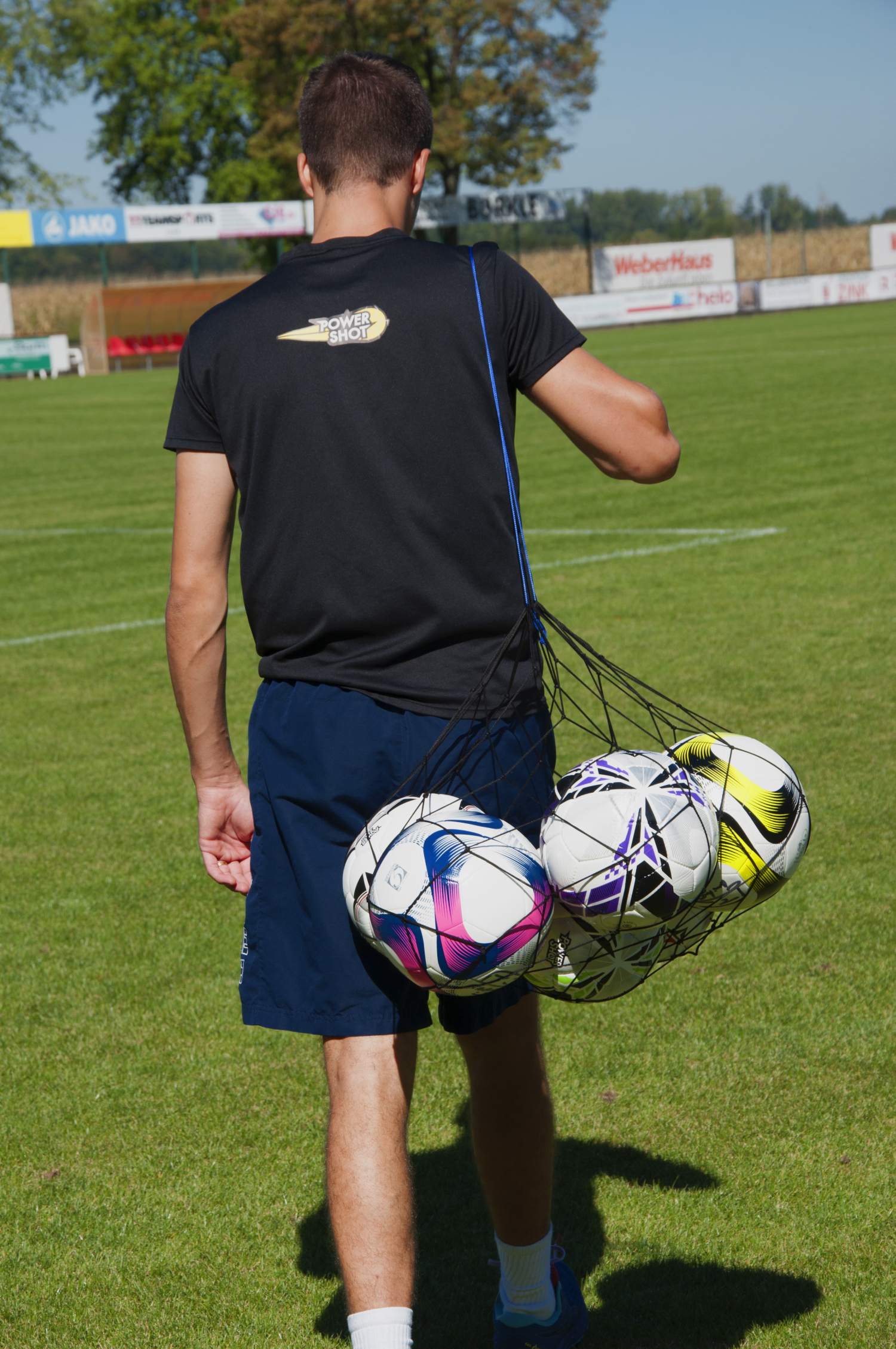 Ball storage net holds 12 balls