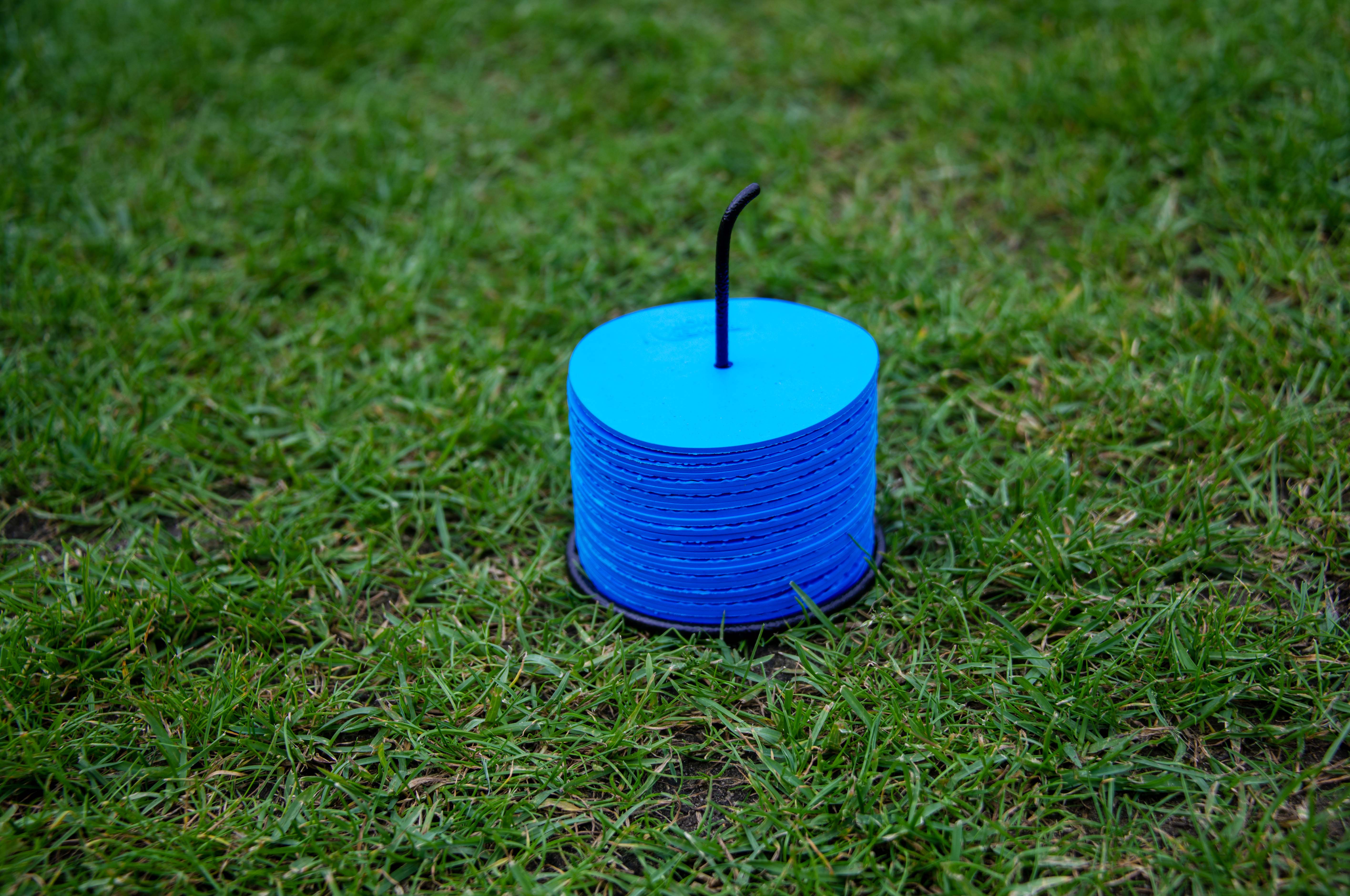 Set of 24 small marking discs diameter with stand and carry bag