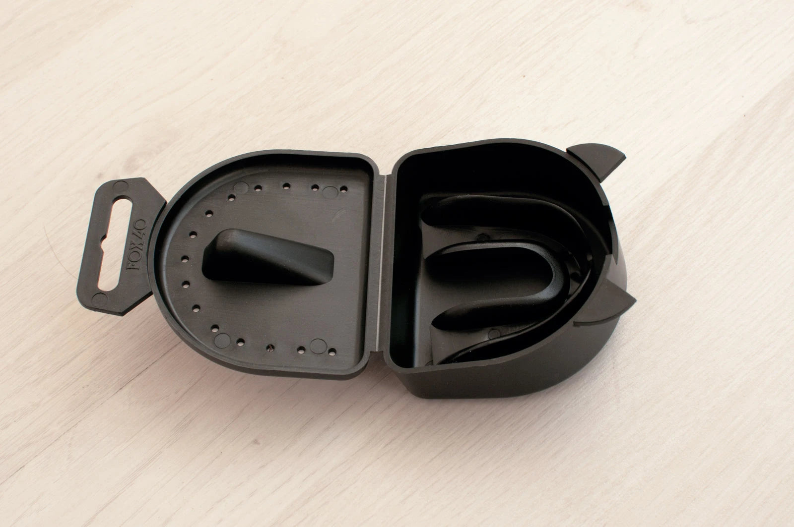 Mouth guard with case