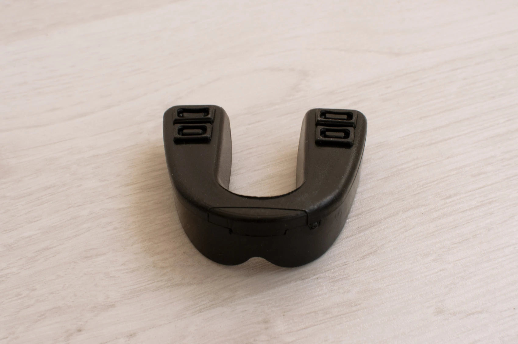 Mouth guard with case