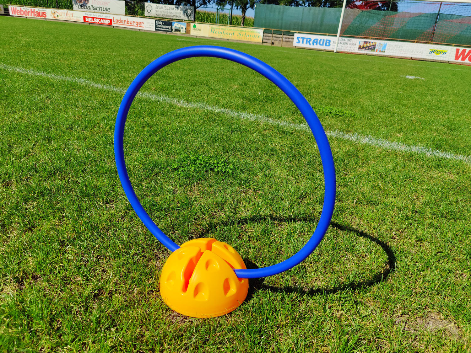 Dome base for slalom poles or hoops