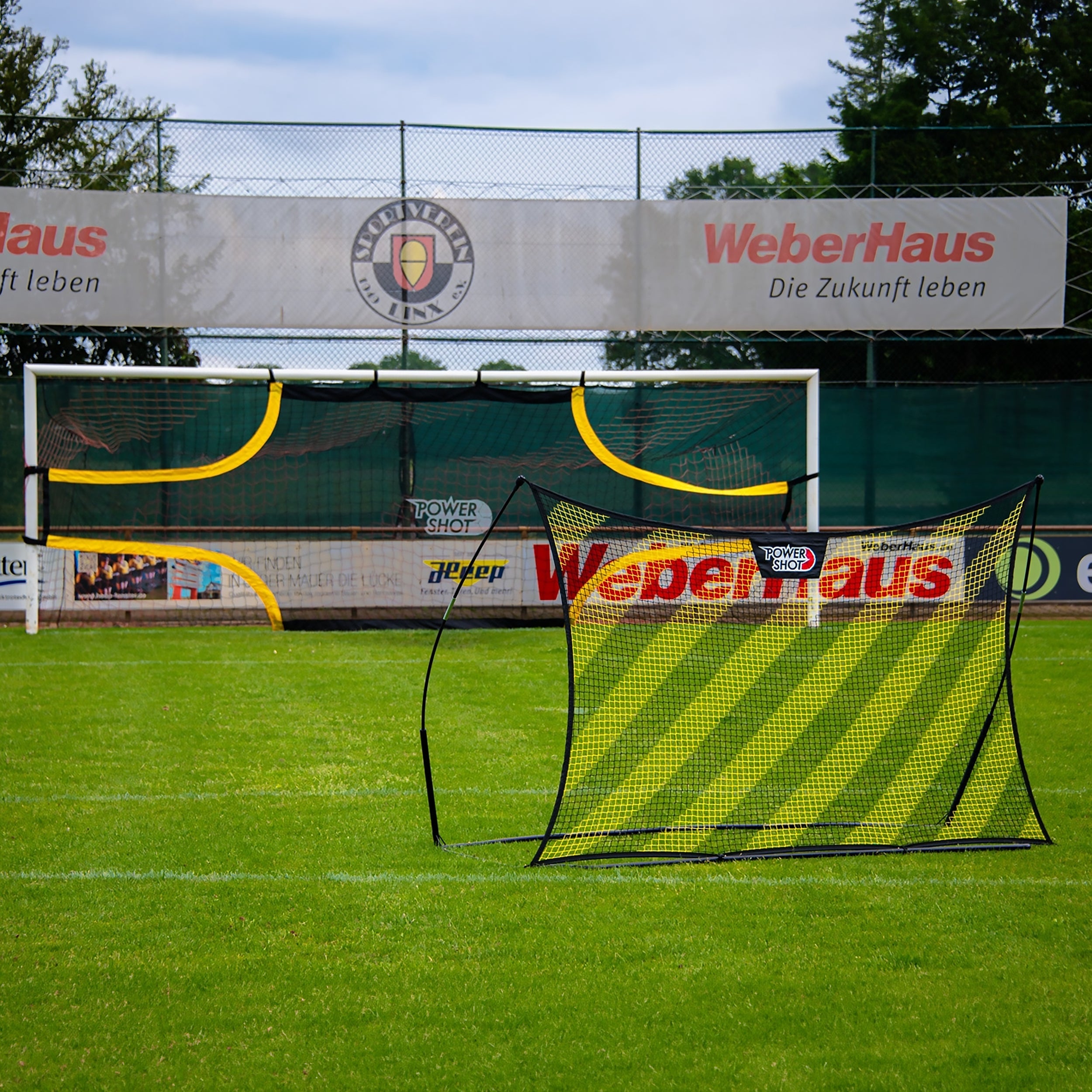 Pro Self-Weighted Shooting Wall - 7.32 x 2.44m Powershot