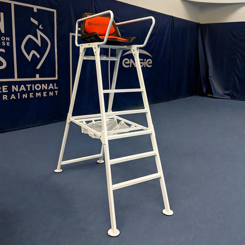 Umpire chair in aluminium Carrington
